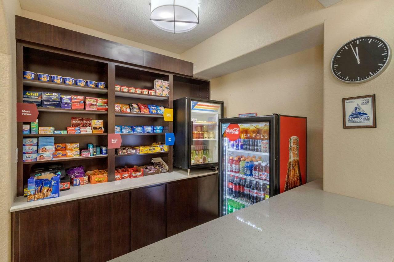 贝敦i10凯富套房酒店 外观 照片